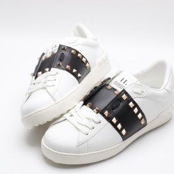 VALENTINO GARAVANI Rockstud Untitled Leather Sneakers