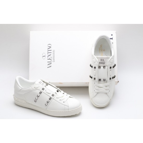 VALENTINO GARAVANI Rockstud Untitled Leather Sneakers